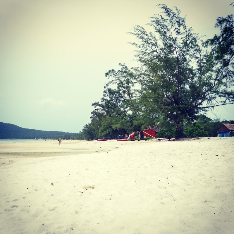 The white sand beach in Saracen Bay